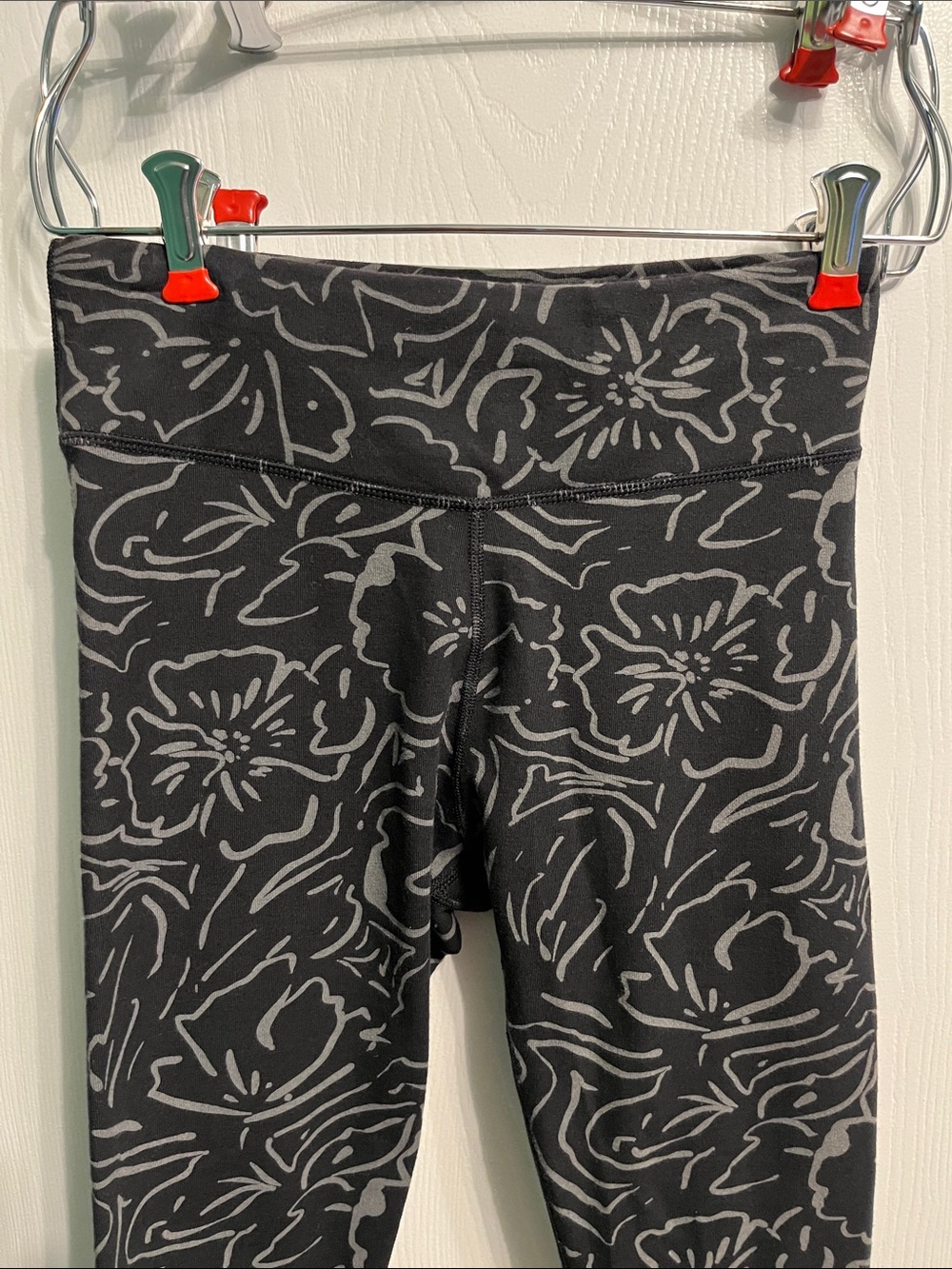 Pact 90% organic cotton gray and black leggings - Picture 2 of 6
